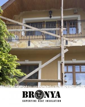 Fóti családi ház – egységes szigetelés Bronya technológiával