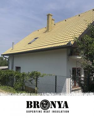 Solymári családi ház – hőszigetelt homlokzat, színezett tető és lábazat